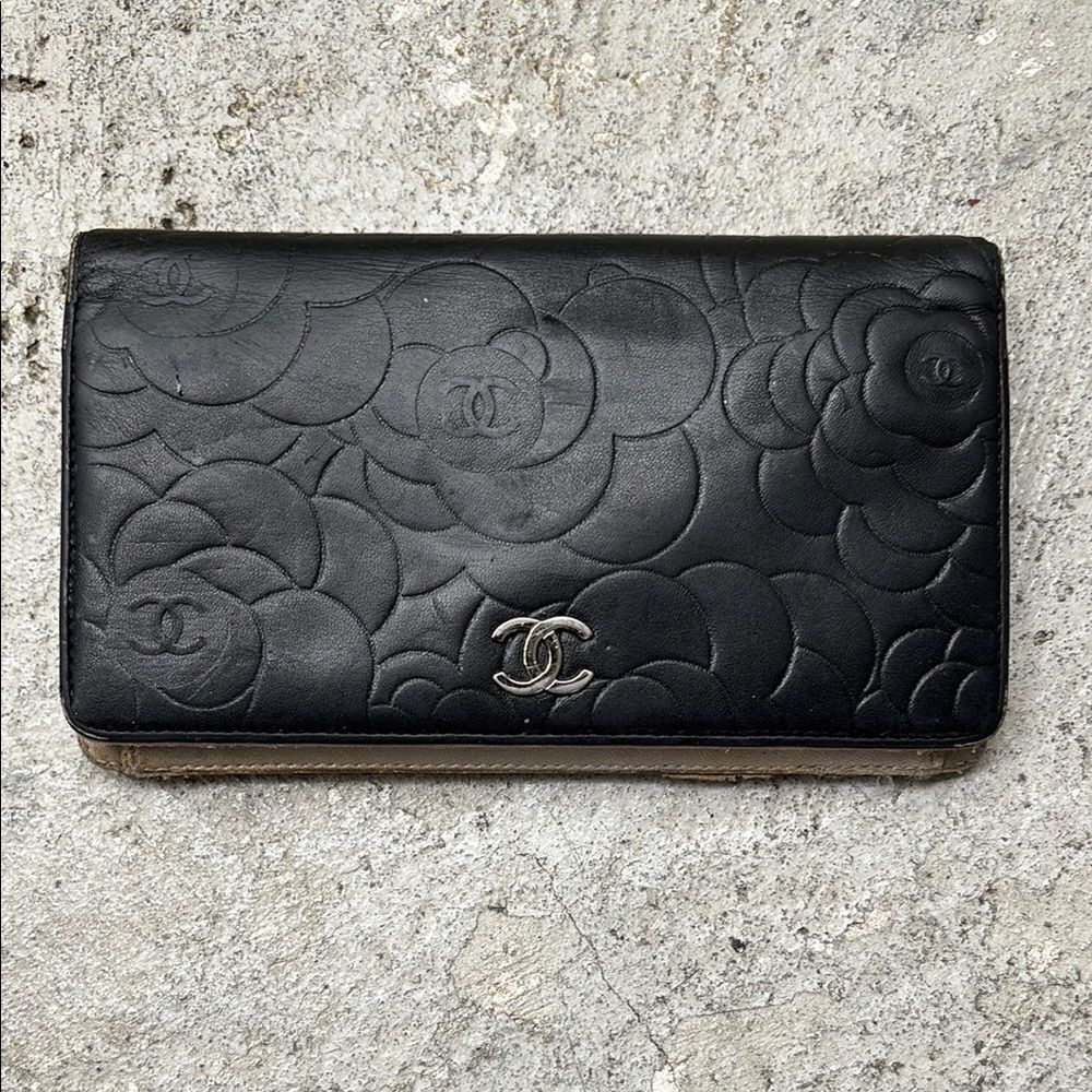 Vintage Chanel Camellia wallet